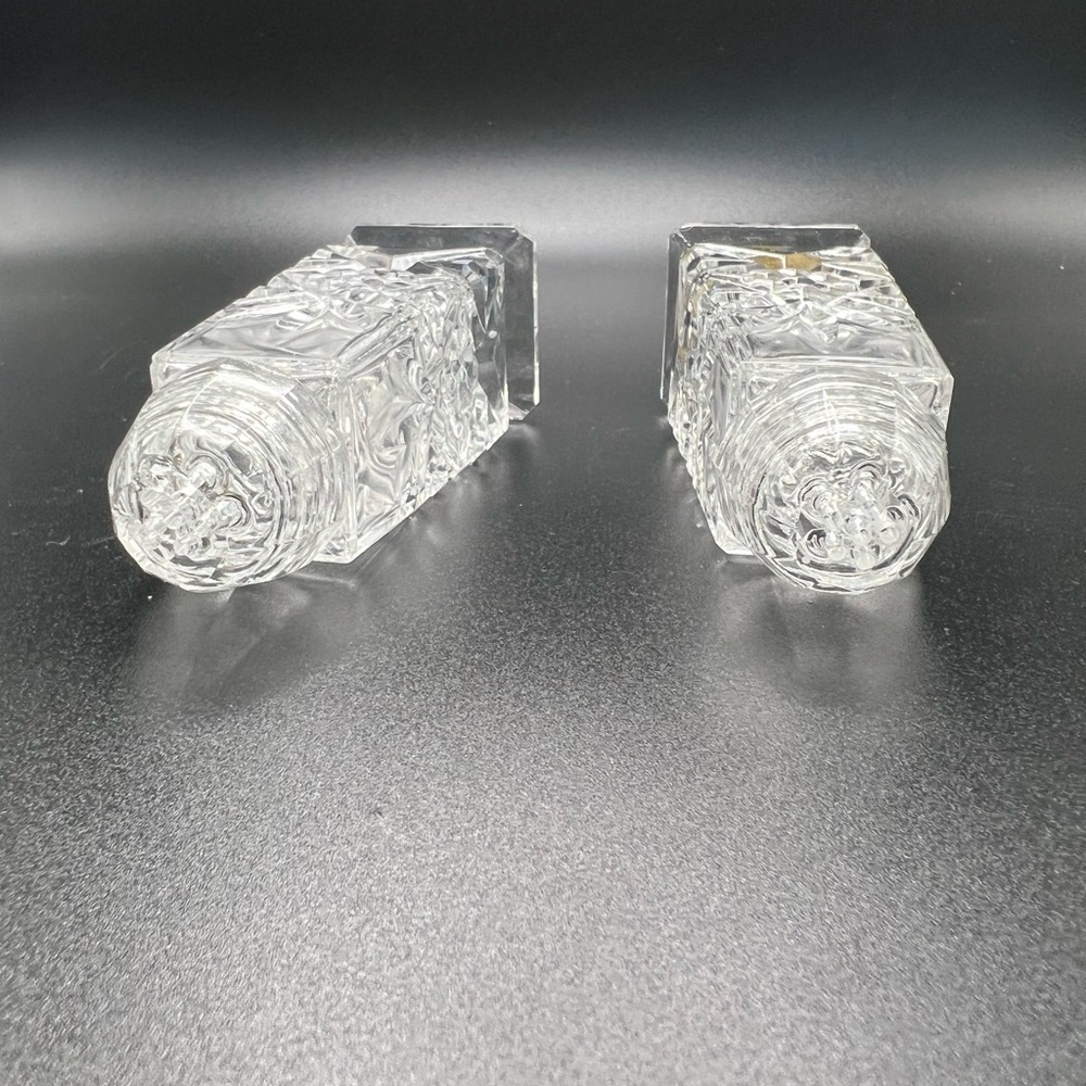 Vintage cut glass salt and pepper shaker set - Picture 6 of 7